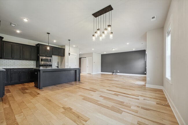 Building Photo - 444 Beacon Ridge Blvd