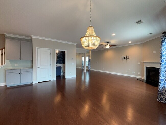 Building Photo - 292 Calm Water Way