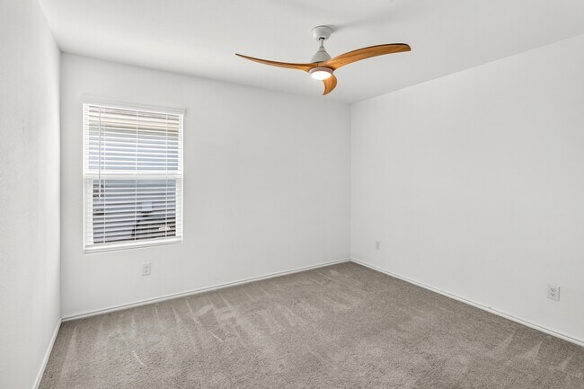 Building Photo - 1033 Sourgum St