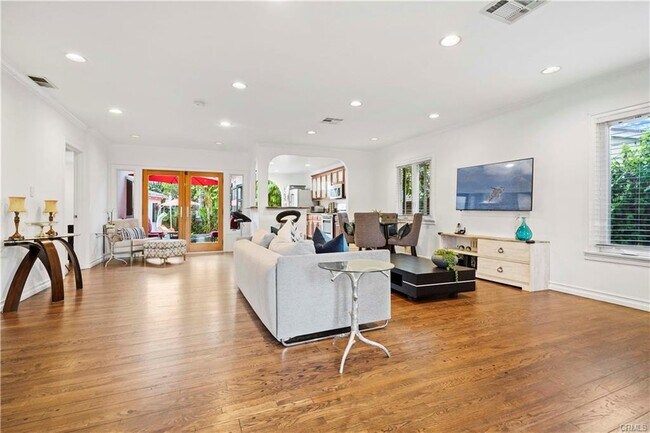 Building Photo - 5362 Yolanda Ave