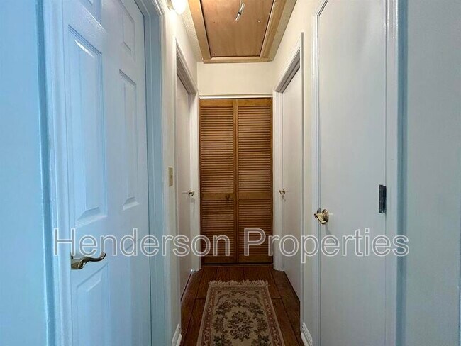 Building Photo - 6718 Park Hickory Dr