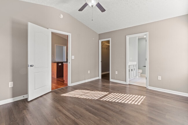 Building Photo - 2842 Weathersby Dr