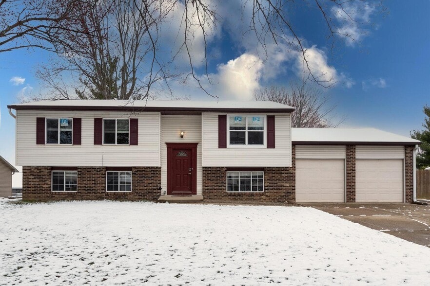 Building Photo - Gorgeous Fishers Home in a Sought-After Community