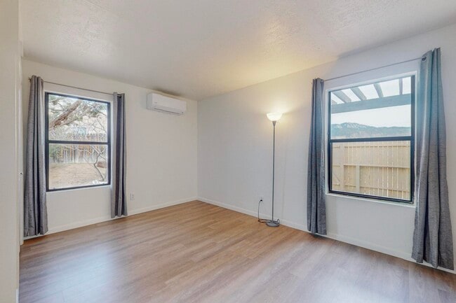 Building Photo - 876 Tramway Ln Ct NE