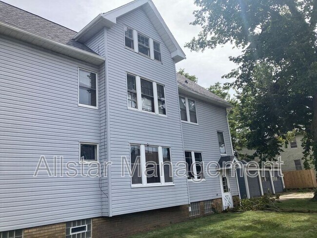 Building Photo - 17202 Grovewood Ave