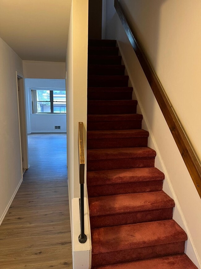 Building Photo - 304 Merrywood Dr