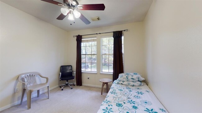 Building Photo - 11703 Pedernales Falls Ln