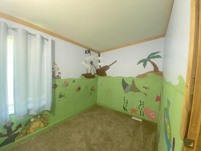 Building Photo - 853 S 200 E