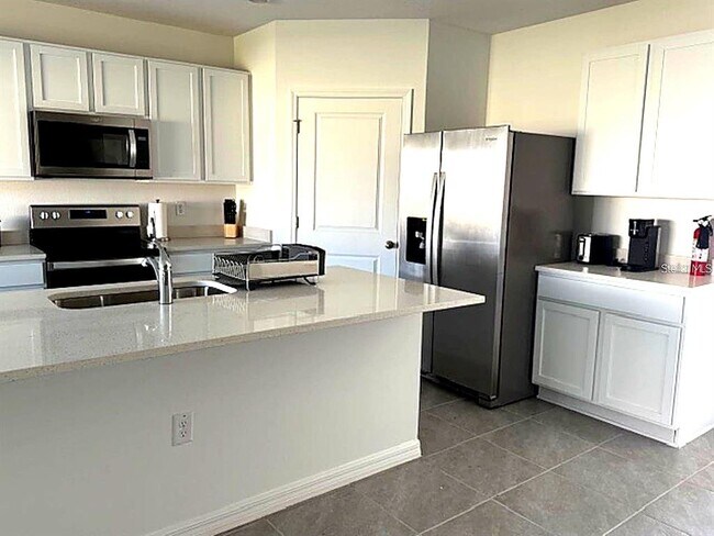 Building Photo - 3440 Ivy Holw Dr