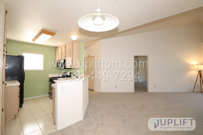 Building Photo - 2 Bed, 2 Bath Condo w/ Garage AVAILABLE SO...