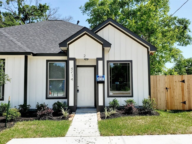 Building Photo - 4214 Weaver Rd