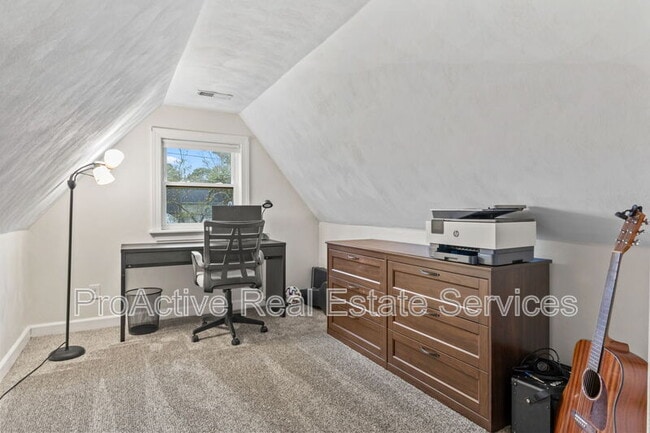 Building Photo - 2800 Keller Ave