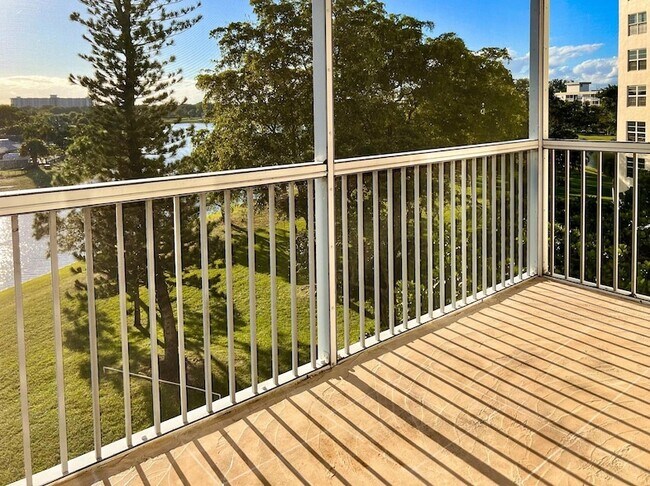 Building Photo - 3010 N Course Dr