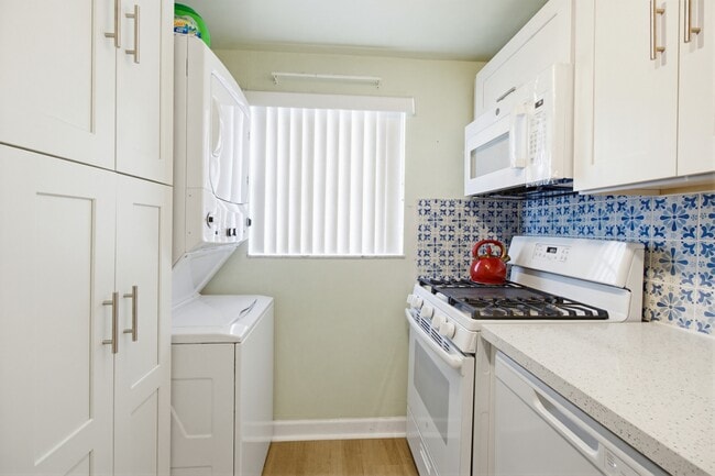 Building Photo - 6512 SW 112th Pl