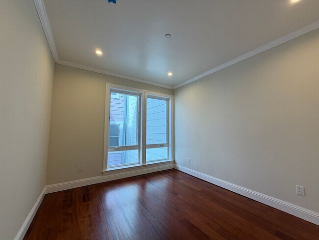 Building Photo - 261 Dolores St
