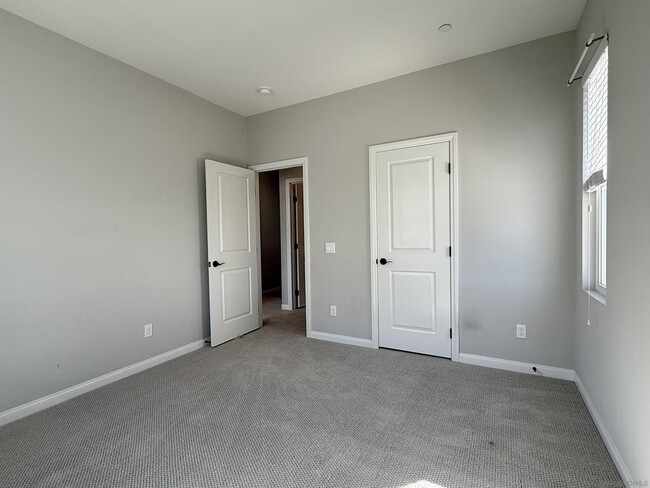 Building Photo - 2757 Overlook Point Dr