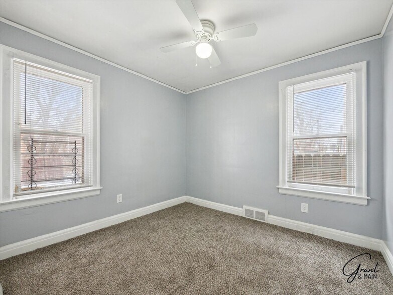 Building Photo - 16831 Mendota St