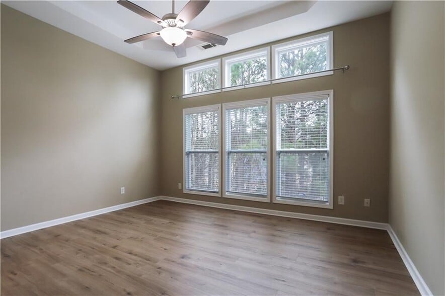 Building Photo - 2216 Worrall Hill Dr