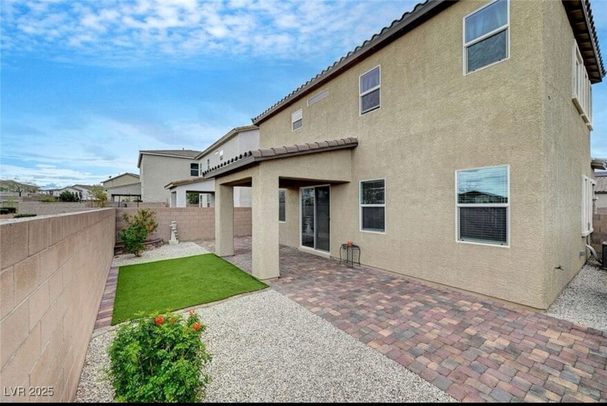 Building Photo - 1485 Sound Ln