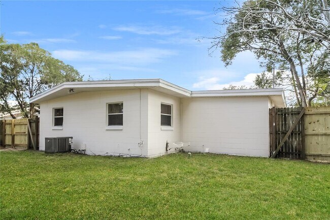 Building Photo - 11623 Cameron St