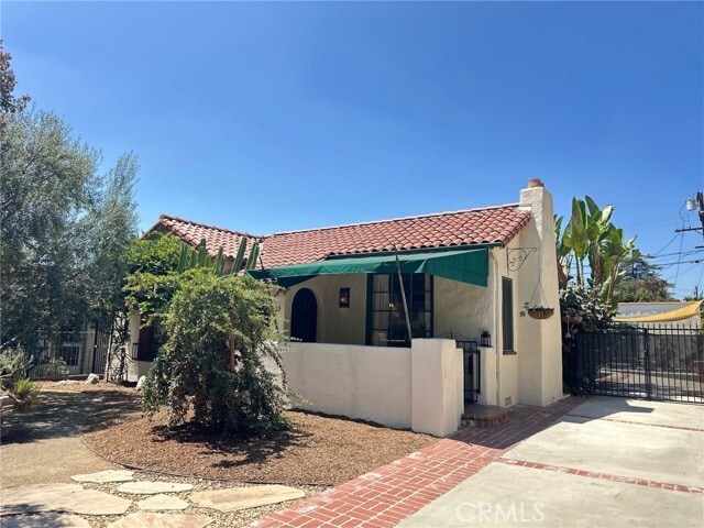 Primary Photo - 223 Segovia Ave