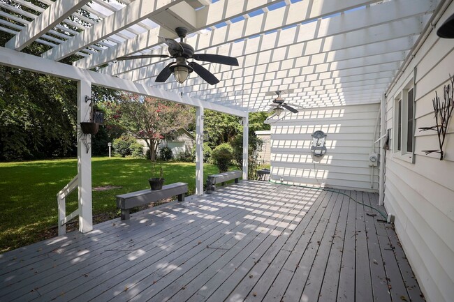 Building Photo - 3 Bedroom in Hampton Available Now!!