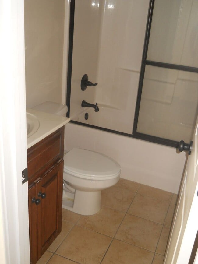 Building Photo - Great home in the city in the Vineyards S/D!