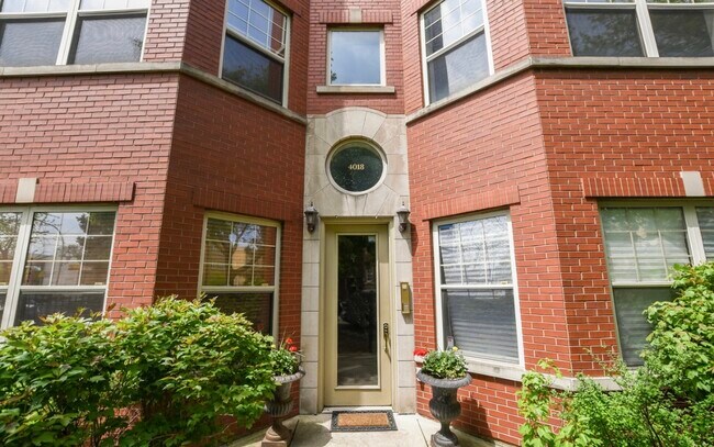 Building Photo - 4018 N Mozart St