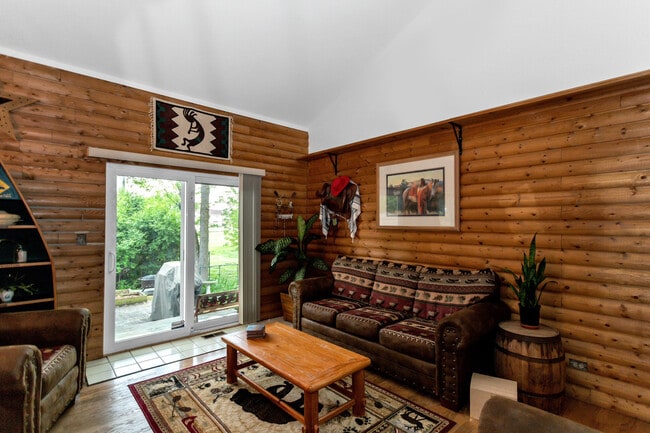 Building Photo - 1101 Sausalito Ct