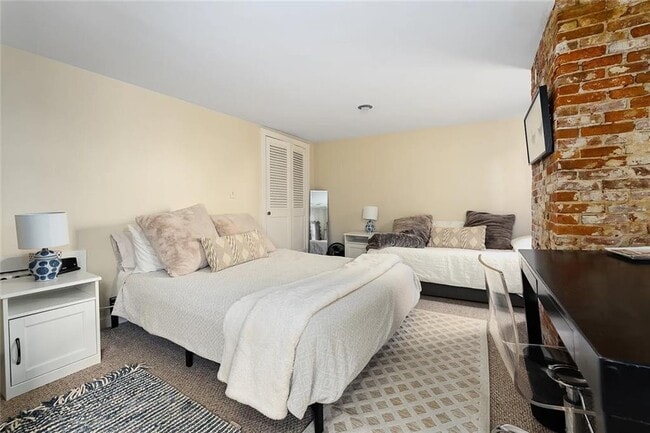 Building Photo - 115 John St