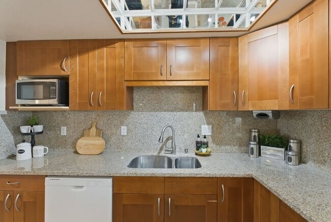 Building Photo - 3550 Carter Dr