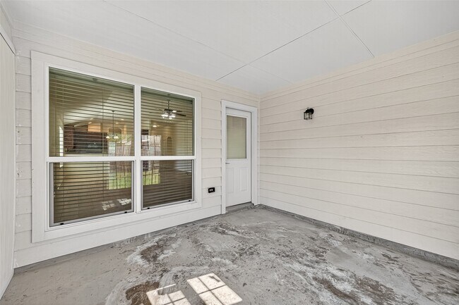 Building Photo - 22202 Thresher Ct