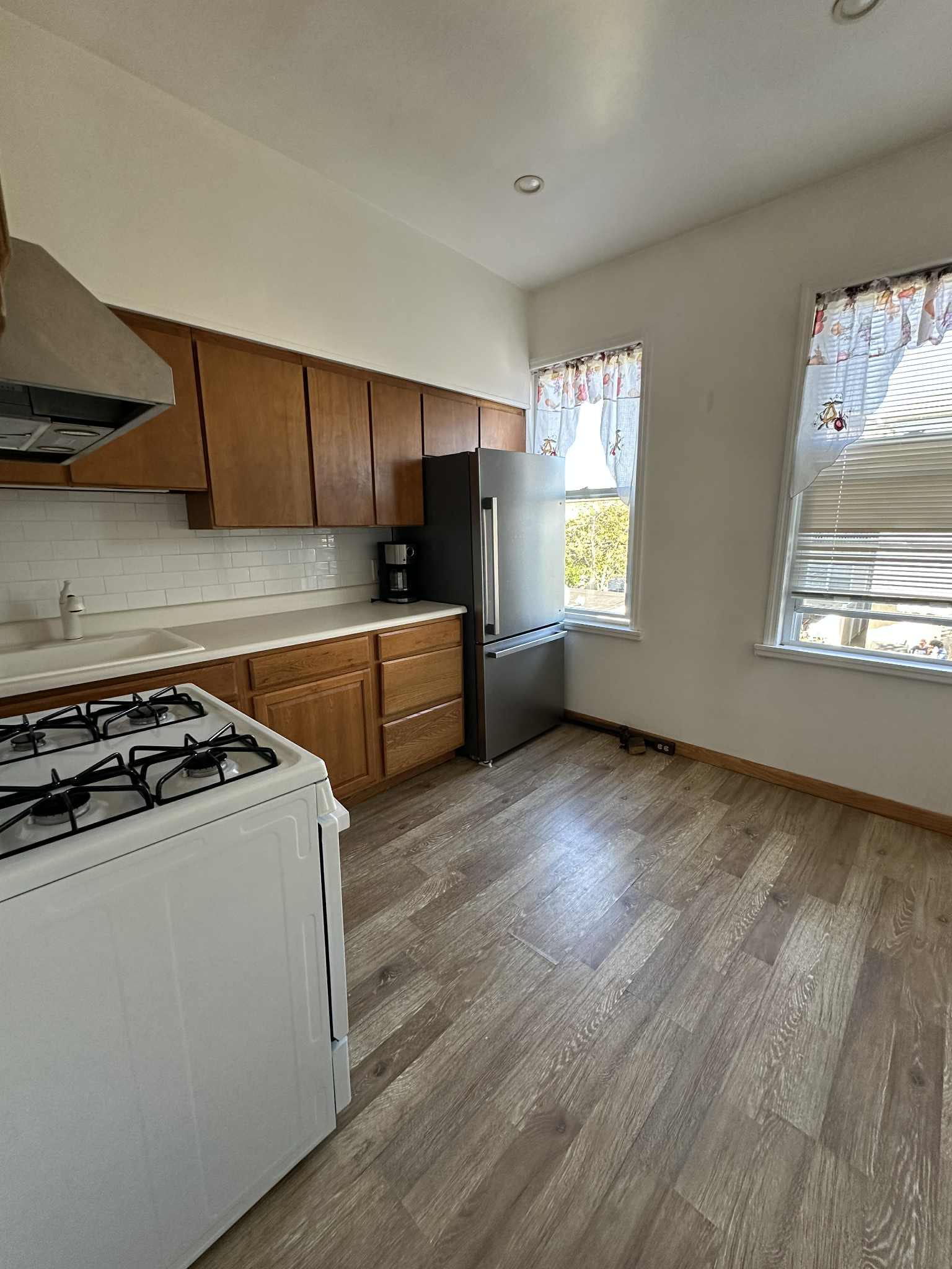 Building Photo - 192 Kearny Ave