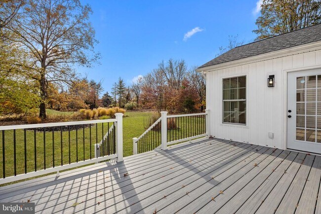 Building Photo - 271 Stoopville Rd