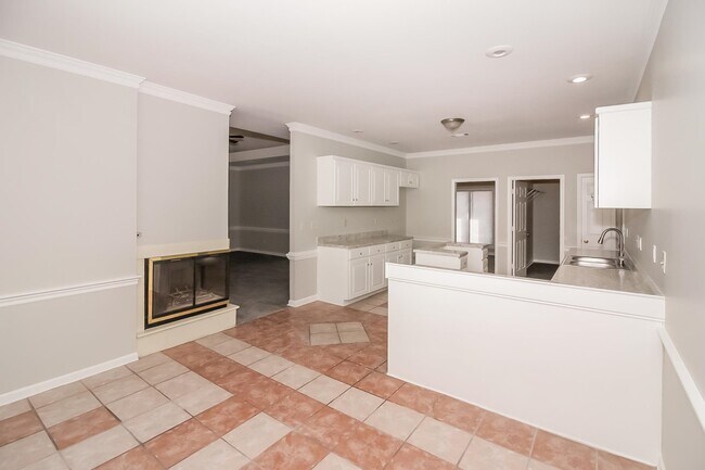 Building Photo - 4237 Monterey Dr
