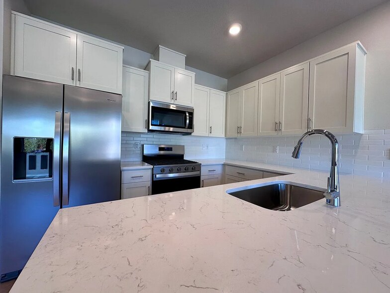 Building Photo - 6532 SE Nasha St