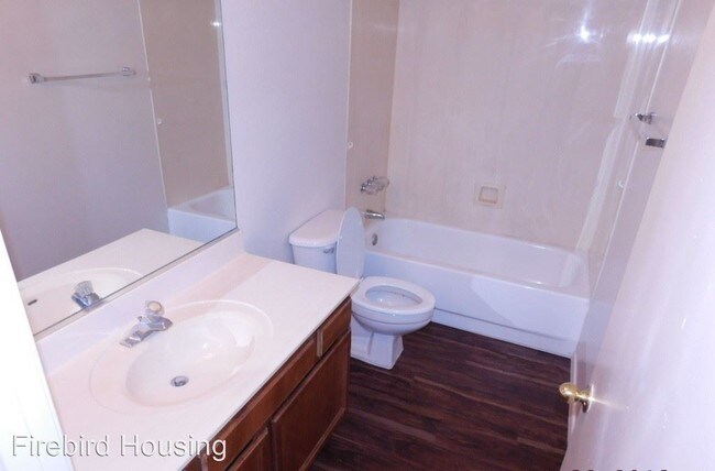 Building Photo - 4 br, 2 bath House - 525 S. Abilene Dr.