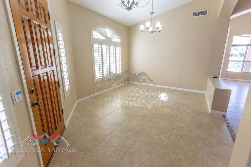 Building Photo - 6152 W Irma Ln