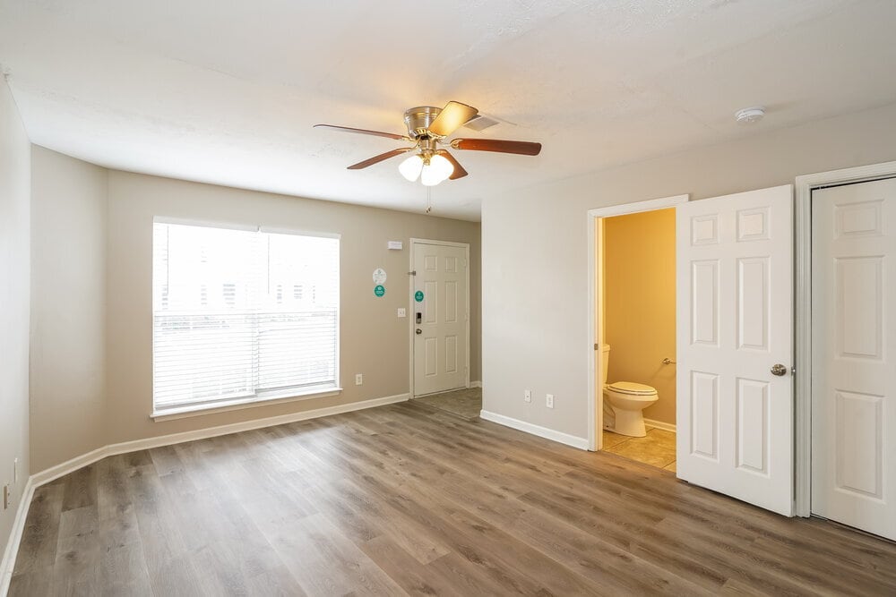 Building Photo - 8022 Logan Dr