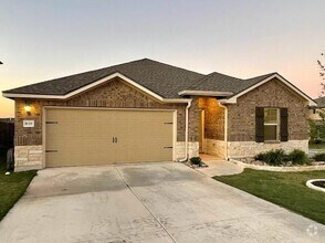 Building Photo - 1629 Dubiel Dr