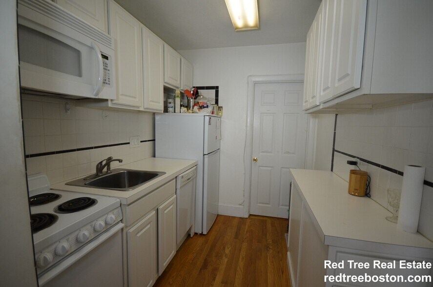 Building Photo - 35 Westland Ave