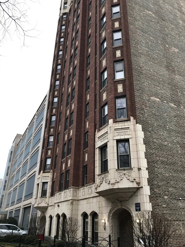 Building Photo - 5346 S Cornell Ave