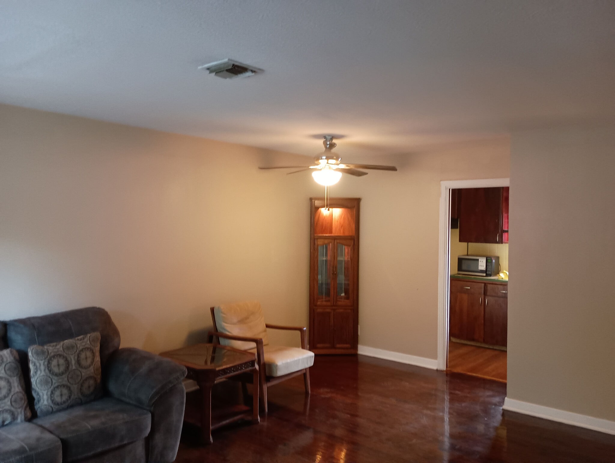 Building Photo - Room in Single Family Home on Brettonwood Dr