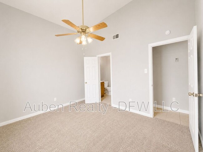 Building Photo - 434 Chestnut Ln