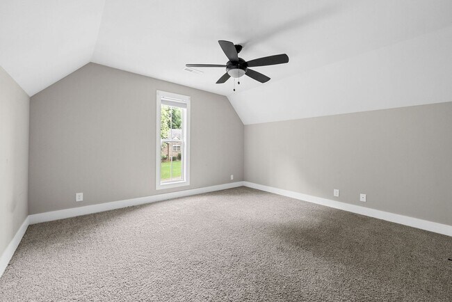 Building Photo - 4 Bedroom 2 1/2 Bath Home For Rent in Gate...