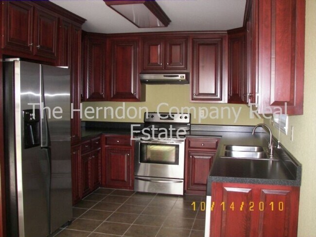 Building Photo - 3 Bedroom Home in the County