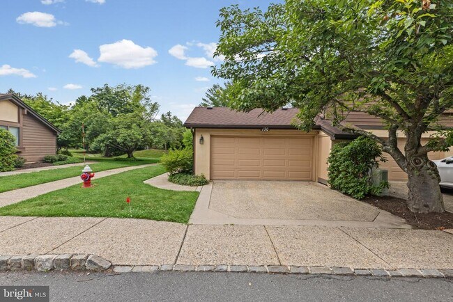 Building Photo - 130 Sayre Dr