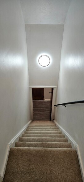 Building Photo - 421 Myrtle Ave