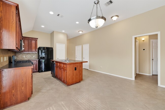 Building Photo - 2114 Thorn Berry Creek Ln