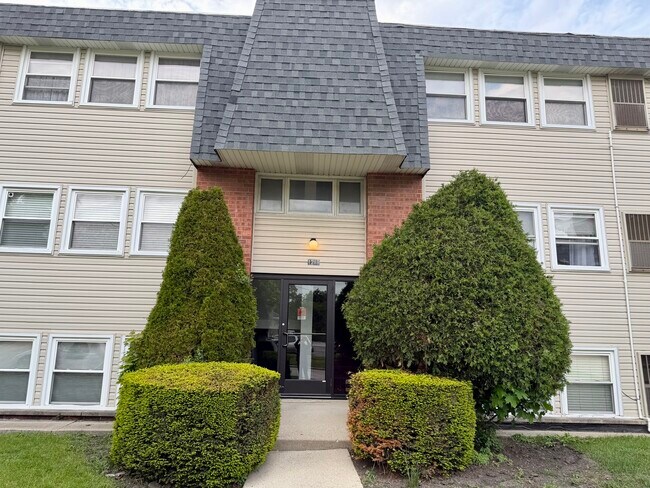 Building Photo - 1288 Perry St